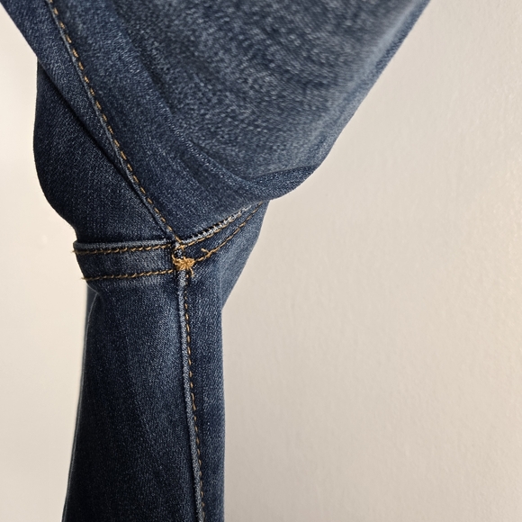 Judy Blue Flare Leg Pull On Elastic Waist Denim Stretch Jeans Size 5/27 - Picture 9 of 12